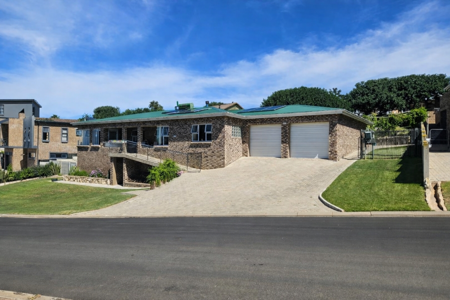 3 Bedroom Property for Sale in Stilbaai Wes Western Cape